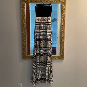 NEW Skemo embroidered maxi dress small